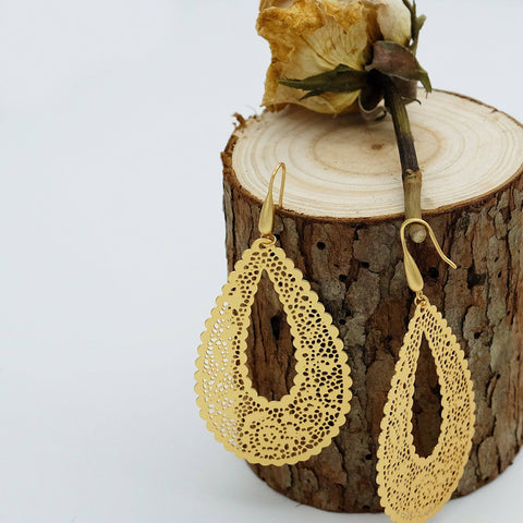 Golden Teardrop Victorian Hollow Earring - Chickalaka