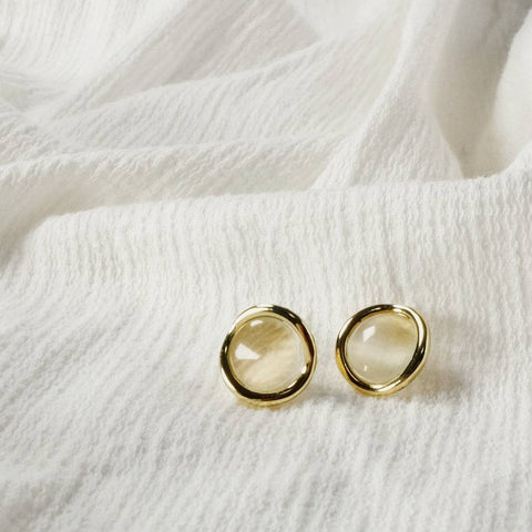 Unique Rounded Pearl Stud Earrings Detail 1 | Chickalaka