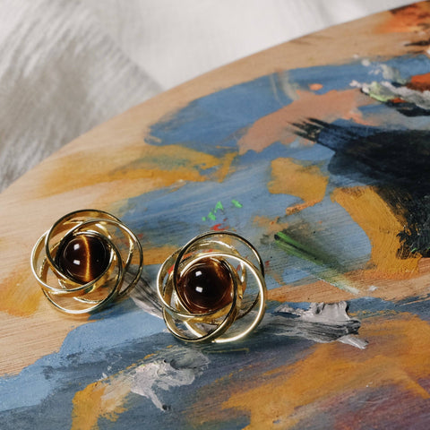 Planet-like, Curves Around Tiger-eye Stub Earrings - Chickalaka