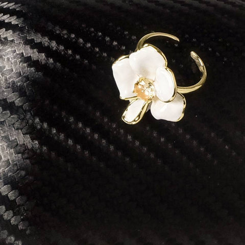 Tender White Flower Design Adjustable Ring - Chickalaka