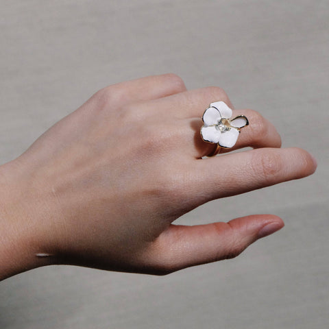 Tender White Flower Design Adjustable Ring - Chickalaka