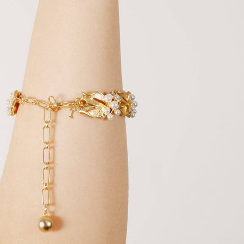 Vintage, Trifari Gold Osmanthus Flower Design, With Mini Pearls Bracelet - Chickalaka